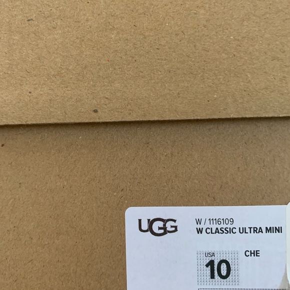 UGG Classic Ultra Mini
Boots Chestnut 
Women's ships today - Picture 8 of 12